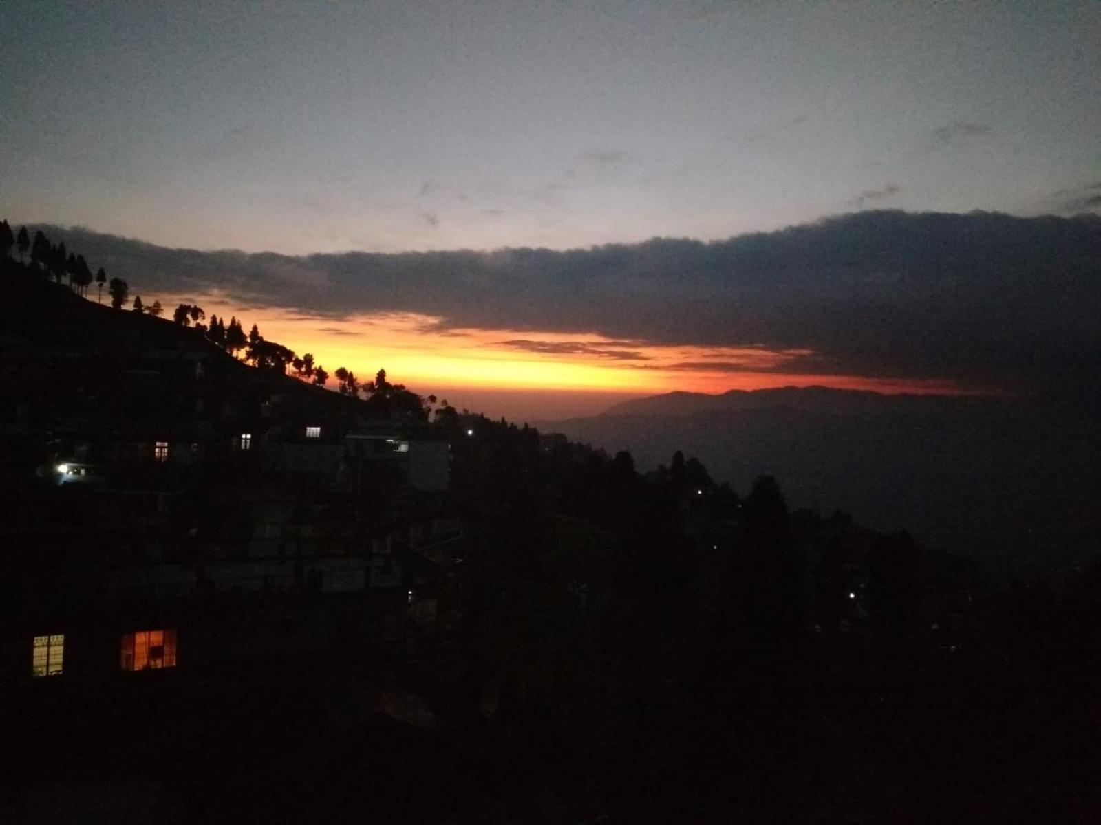 Swabhumi Homestay Kurseong Luaran gambar